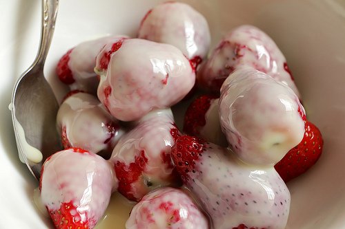 Srawberries topped with sweetened condensed milk