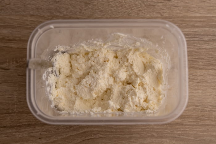 Defrosted and stirred ricotta is quite dry